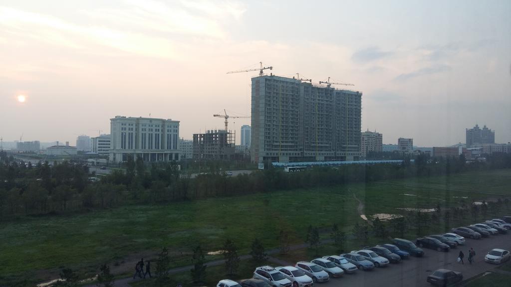 Apartment In Heart Of Astana Екстер'єр фото